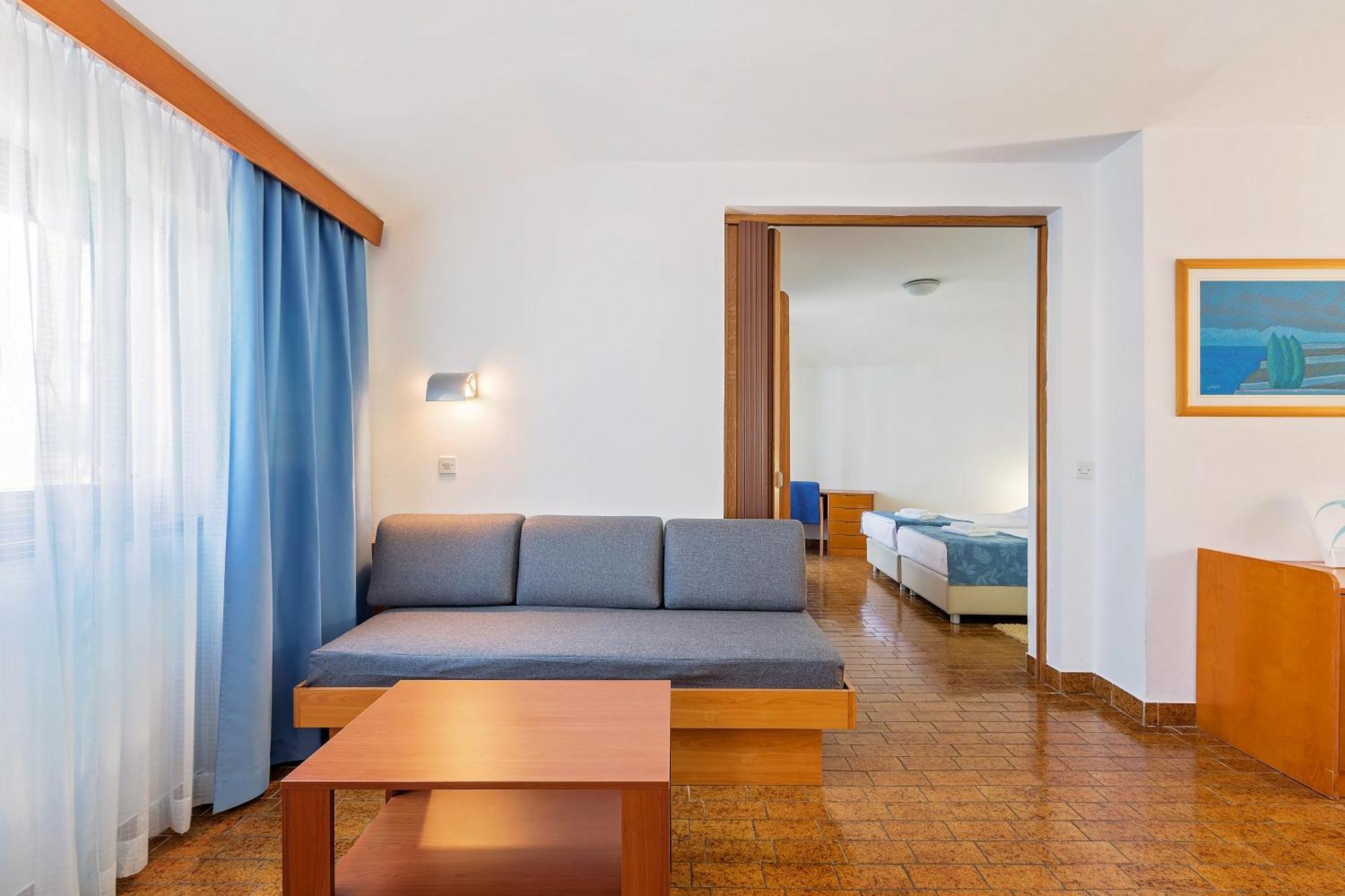 Maistra Select Riva Apartments 브르사르 객실 사진