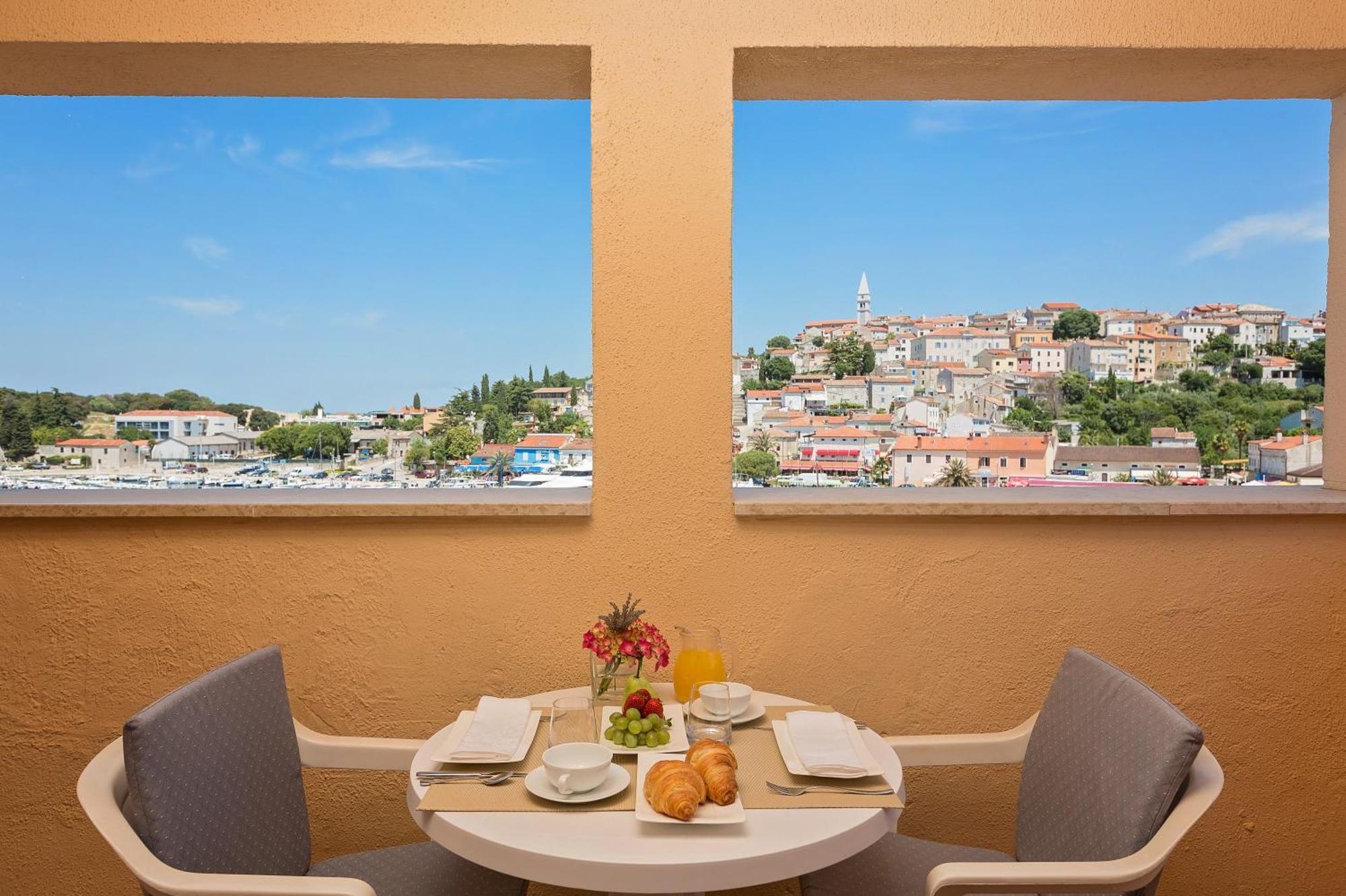 Maistra Select Riva Apartments 브르사르 객실 사진