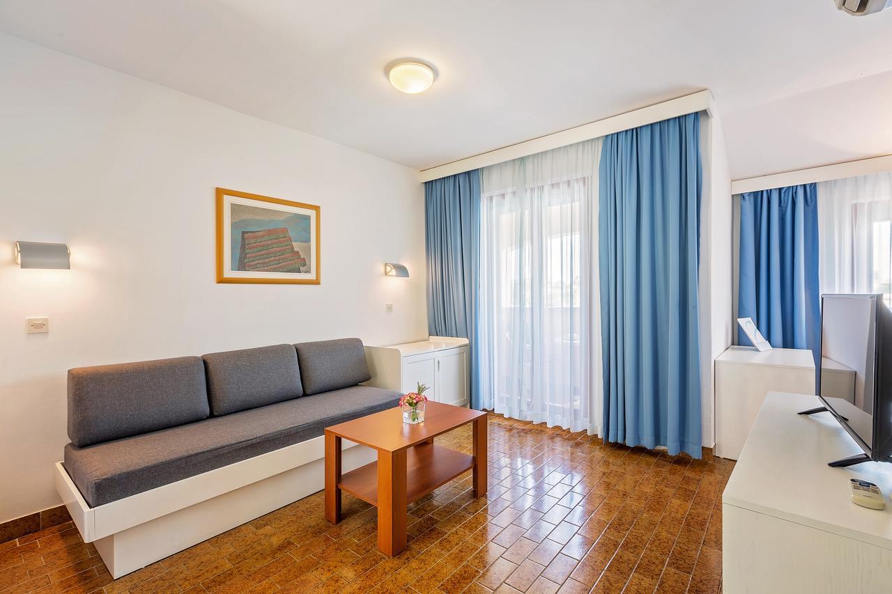 Maistra Select Riva Apartments 브르사르 객실 사진